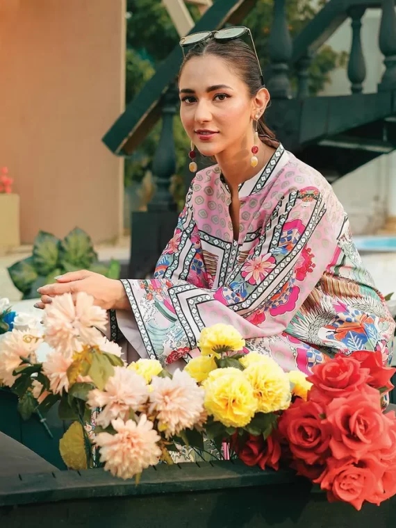 Stylish Pastel Pink Floral Ensemble